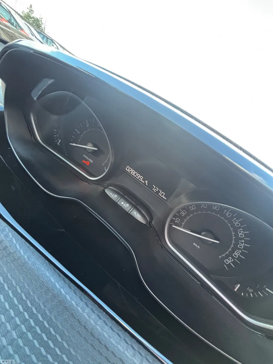 Peugeot 2008 Estate, Petrol, 2018, Red