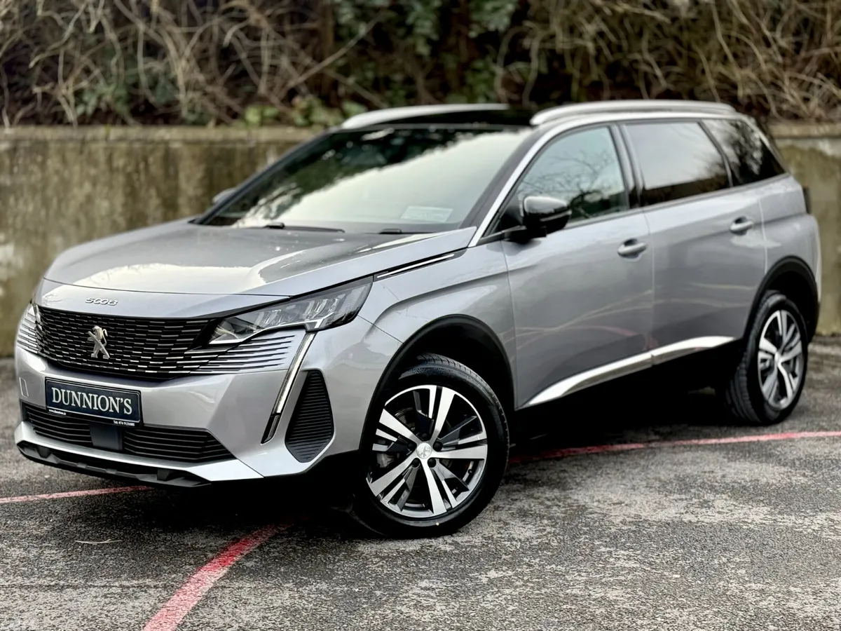 Peugeot 5008 MPV, Diesel, 2024, Grey