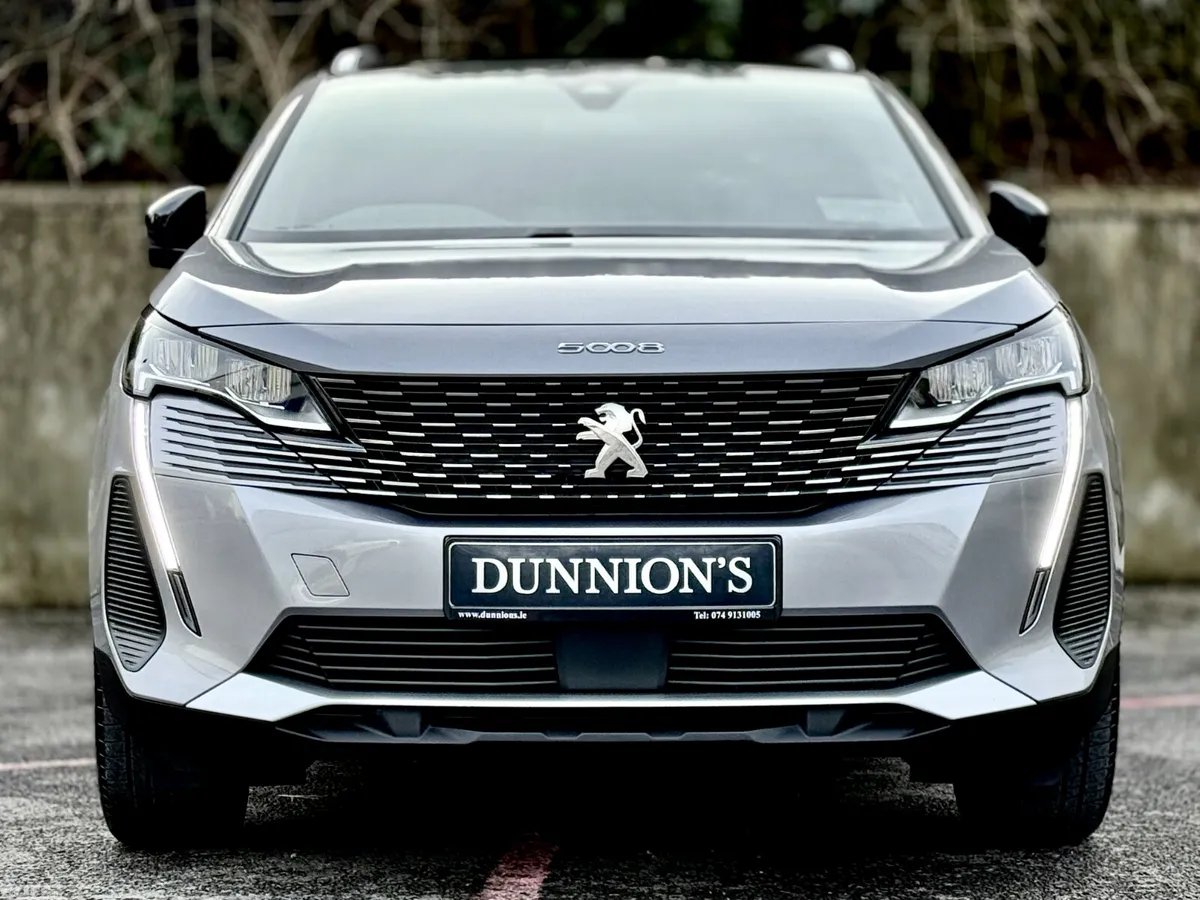 Peugeot 5008 MPV, Diesel, 2024, Grey
