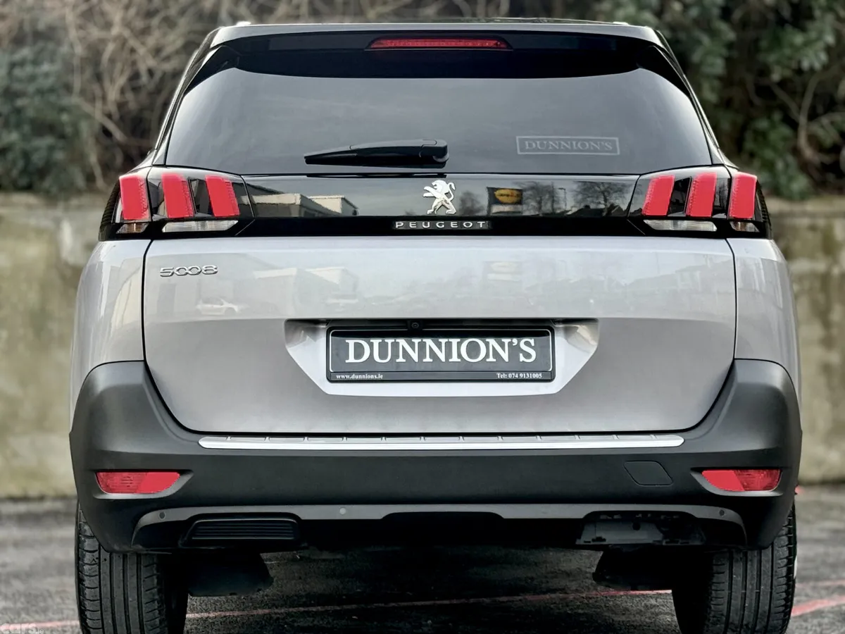 Peugeot 5008 MPV, Diesel, 2024, Grey