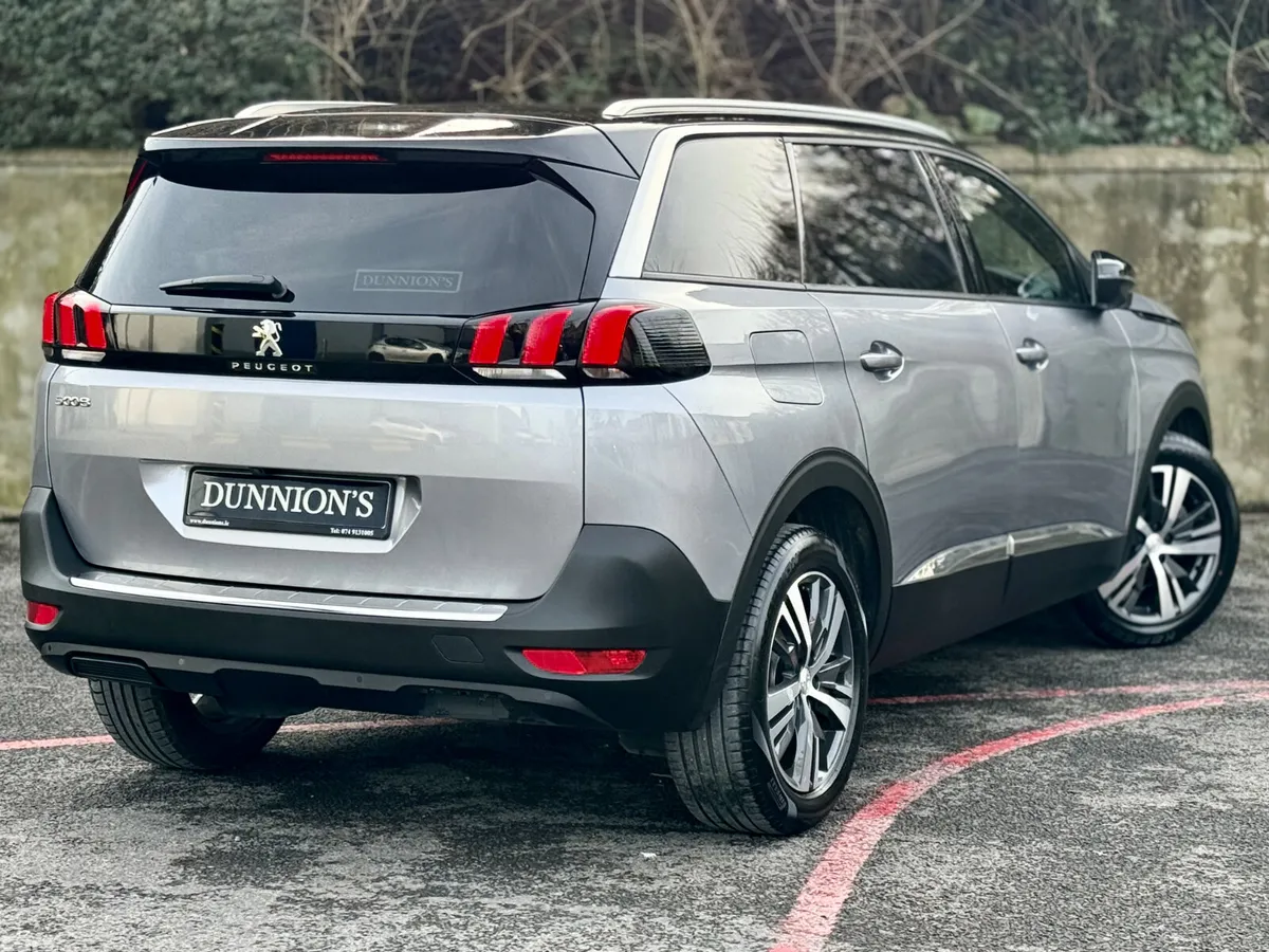 Peugeot 5008 MPV, Diesel, 2024, Grey
