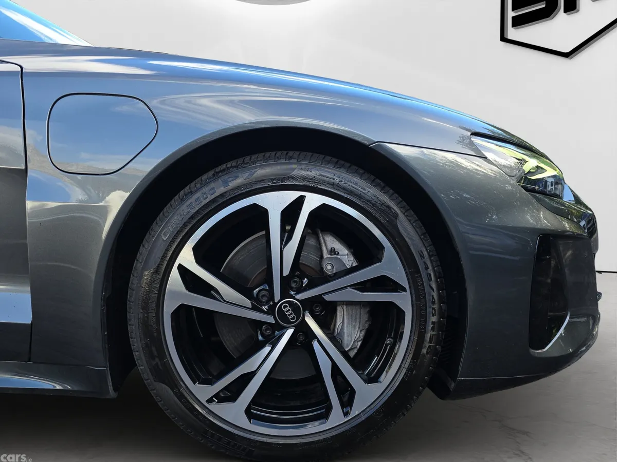 Audi e-tron GT quattro Coupe, Electric, 2022, Grey