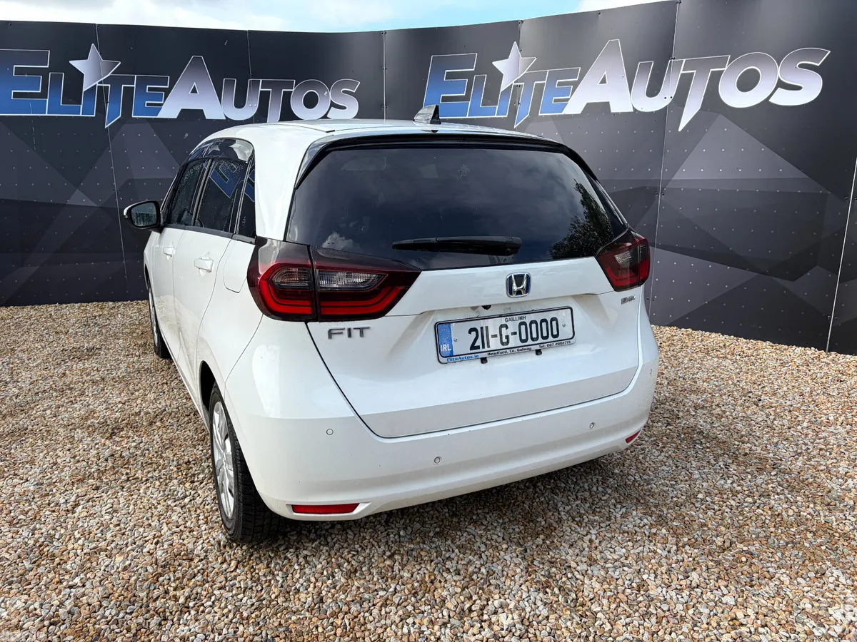 Honda Fit Hatchback, Petrol Hybrid, 2021, White