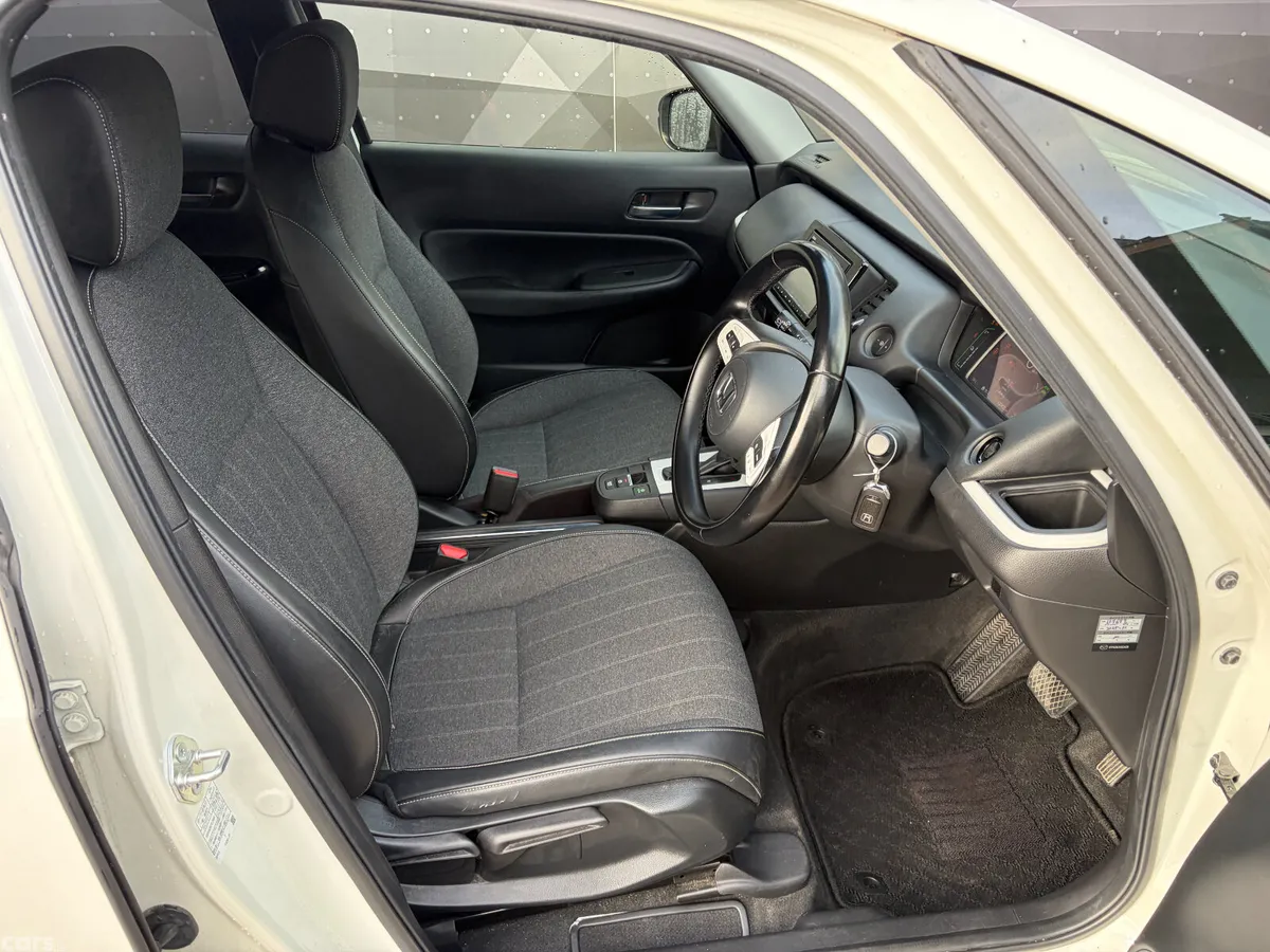 Honda Fit Hatchback, Petrol Hybrid, 2021, White