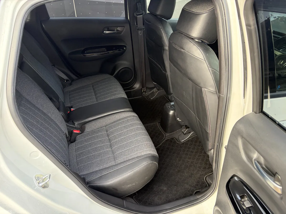Honda Fit Hatchback, Petrol Hybrid, 2021, White