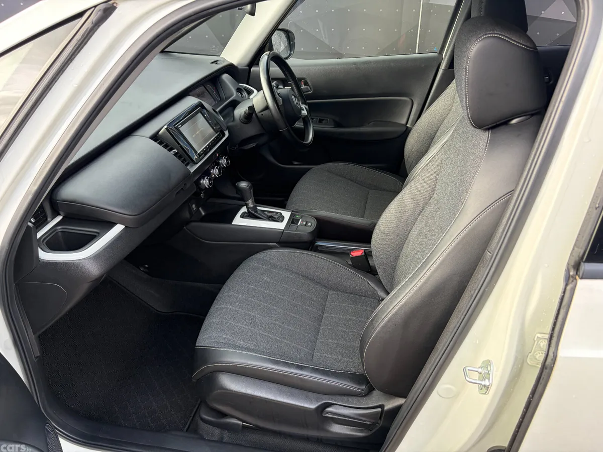 Honda Fit Hatchback, Petrol Hybrid, 2021, White