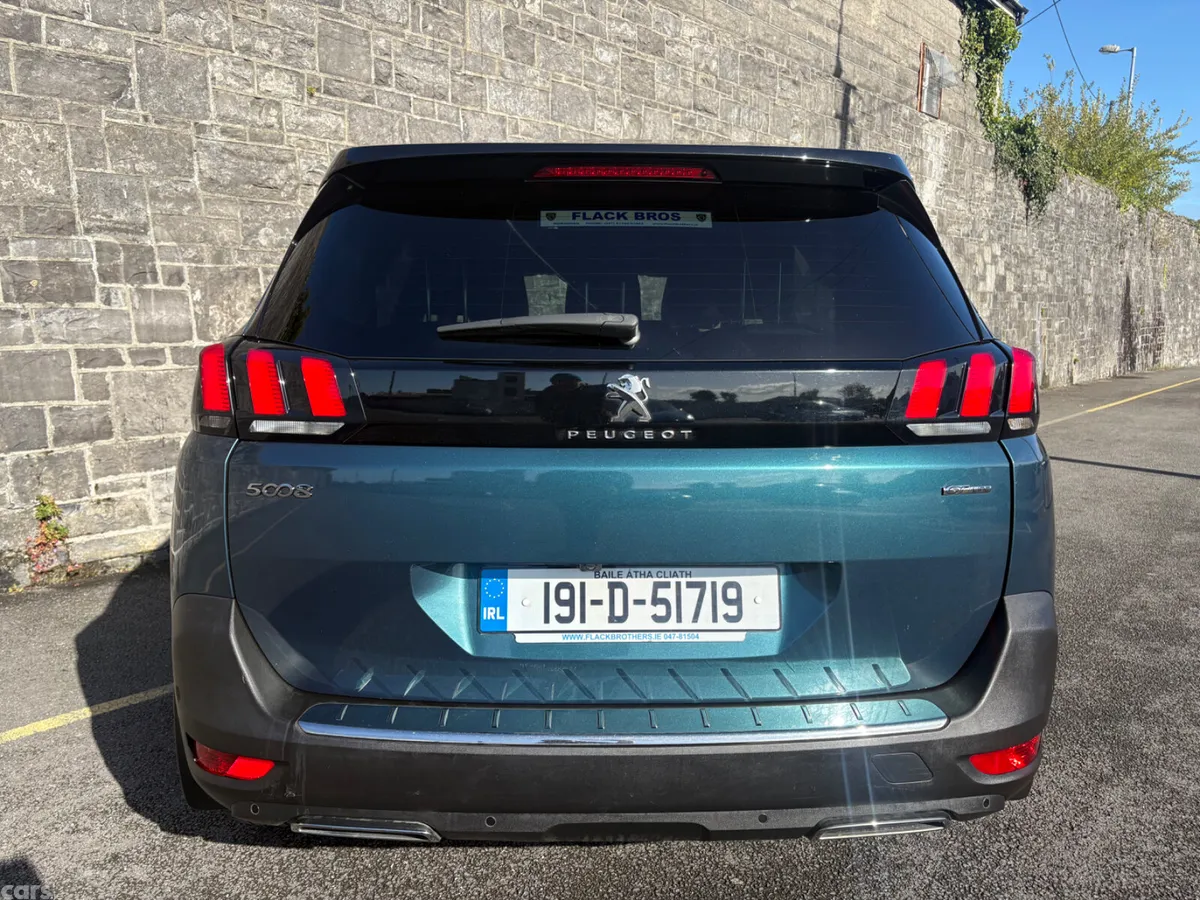 Peugeot 5008 MPV, Diesel, 2019, Green