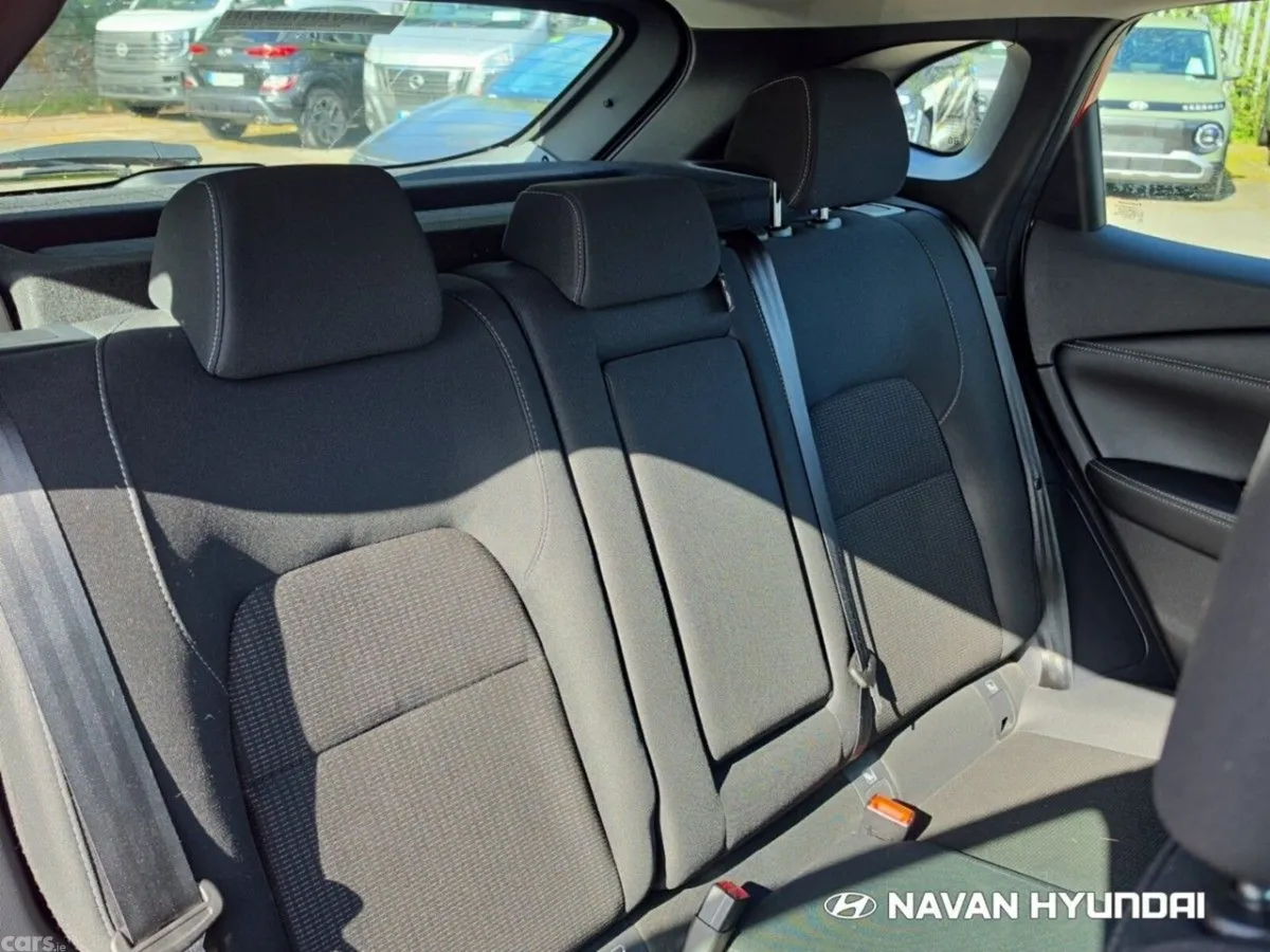 Nissan Qashqai MPV, Petrol Hybrid, 2023, Red