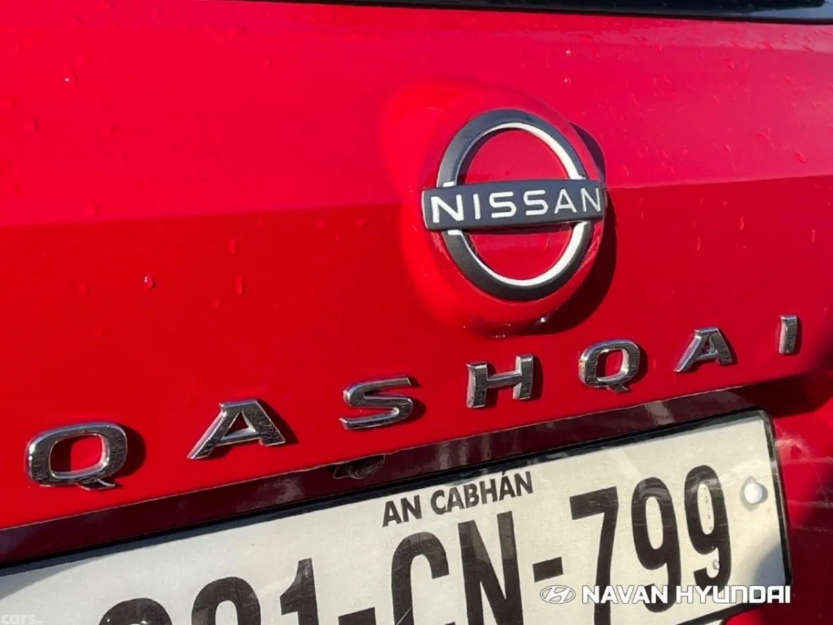Nissan Qashqai MPV, Petrol Hybrid, 2023, Red