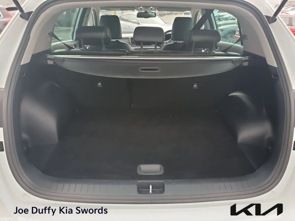 Kia Sportage SUV, Diesel Hybrid, 2021, White