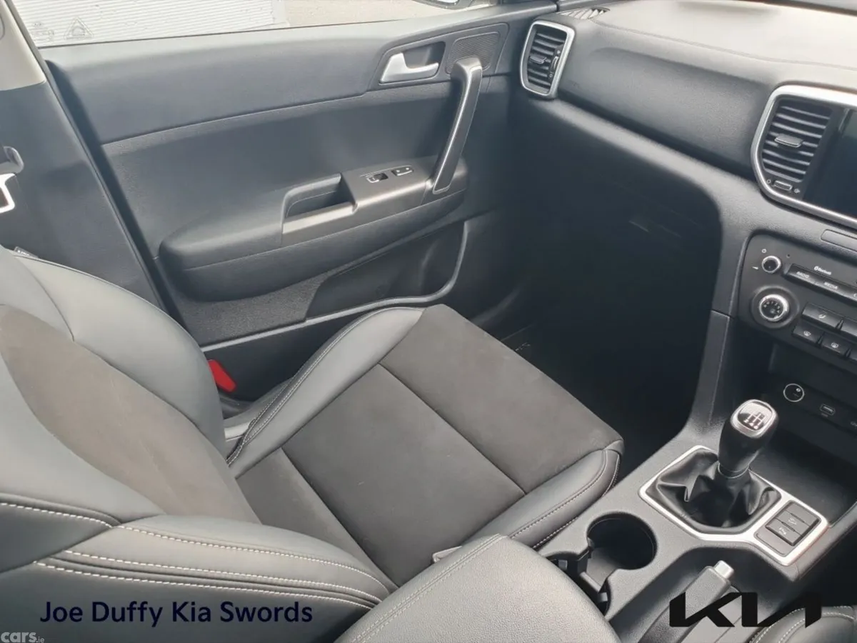 Kia Sportage SUV, Diesel Hybrid, 2021, White