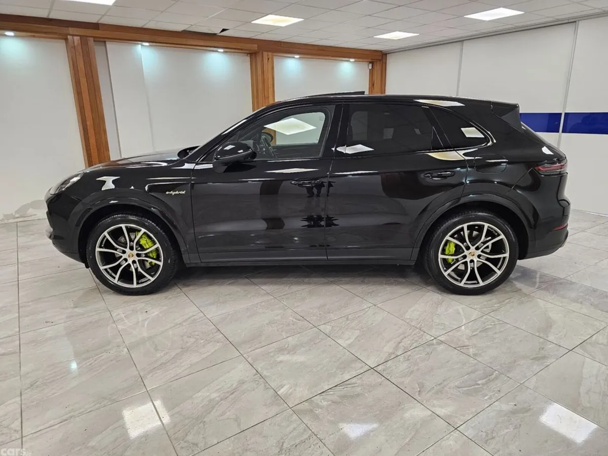 Porsche Cayenne Estate, Petrol Plug-in Hybrid, 2023, Black