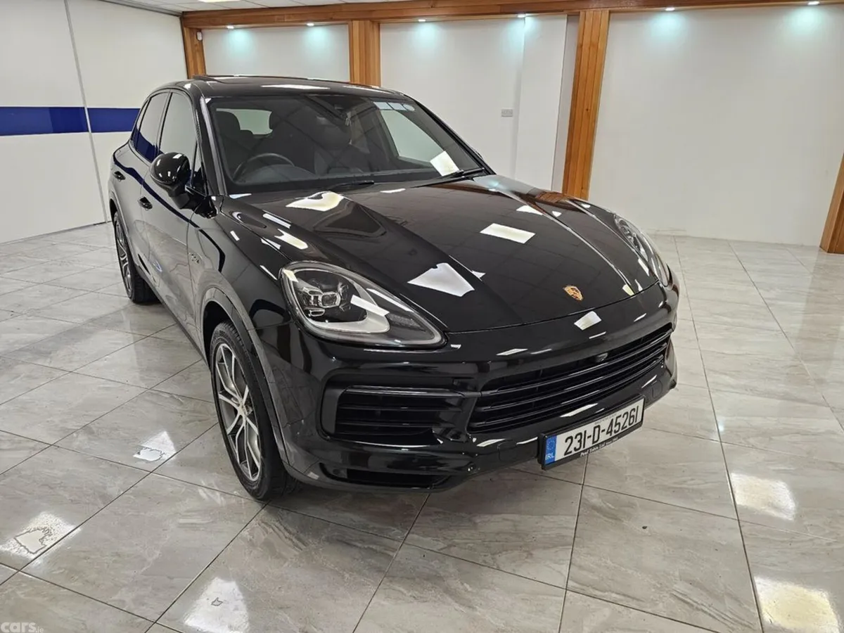 Porsche Cayenne Estate, Petrol Plug-in Hybrid, 2023, Black