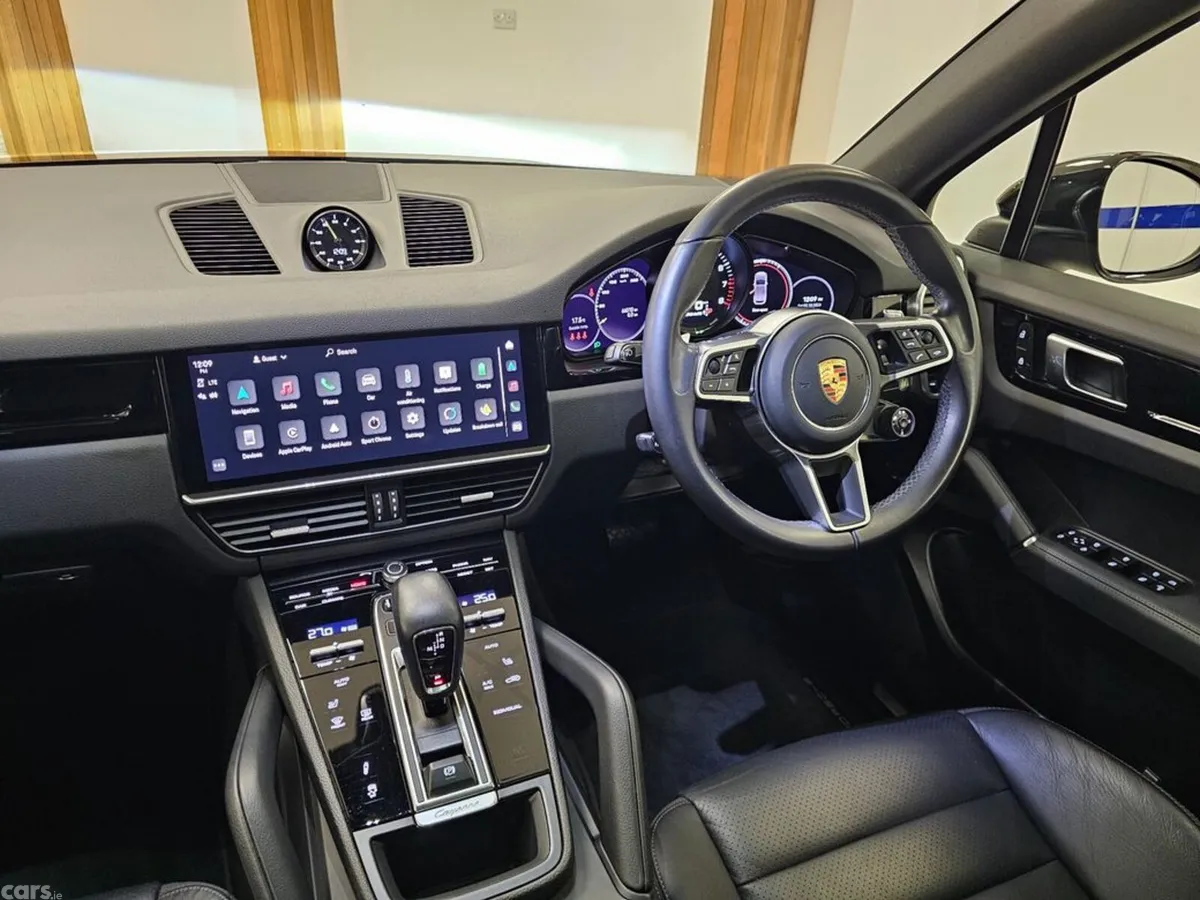 Porsche Cayenne Estate, Petrol Plug-in Hybrid, 2023, Black