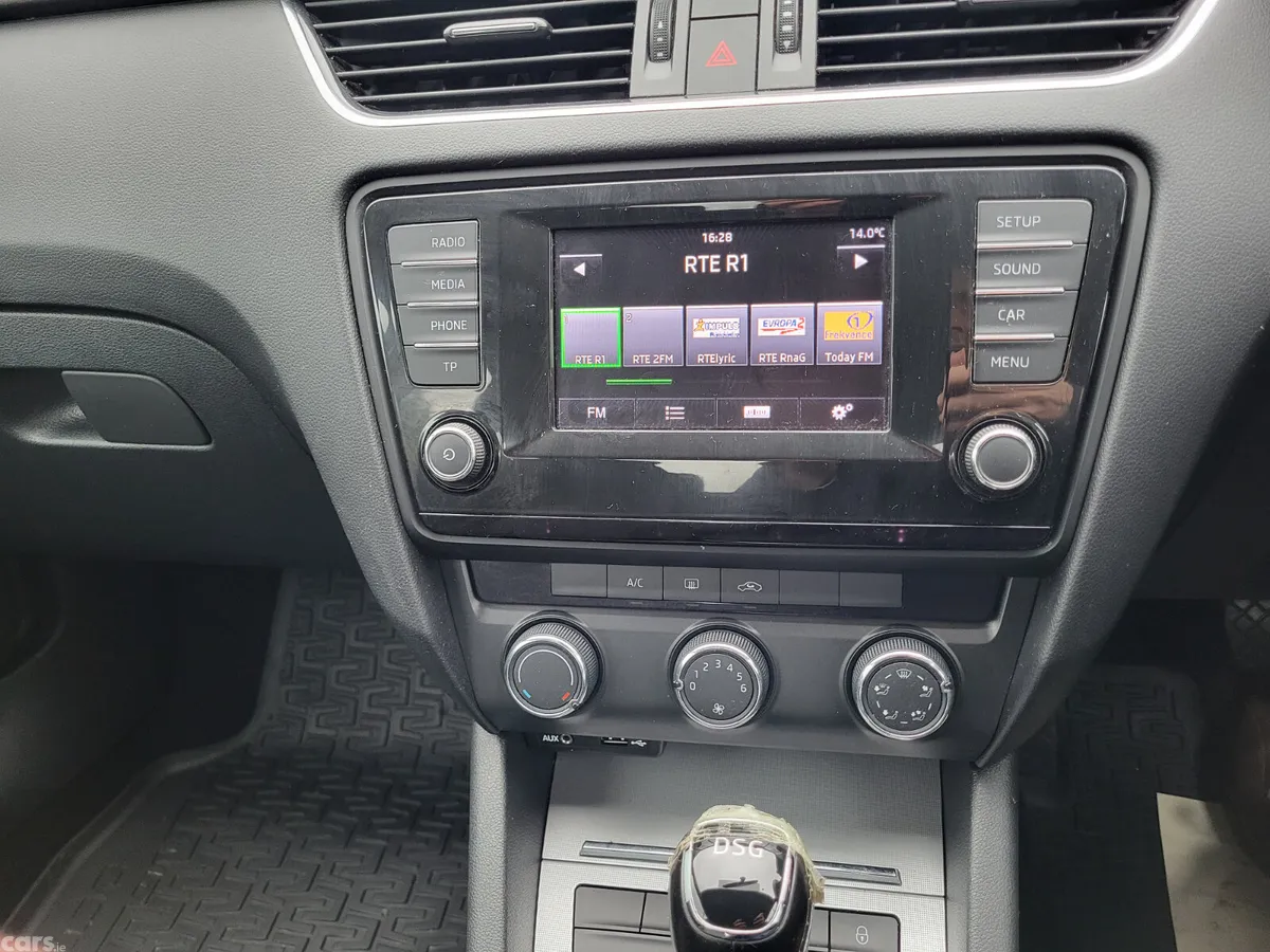 Skoda Octavia Saloon, Diesel, 2015, Blue