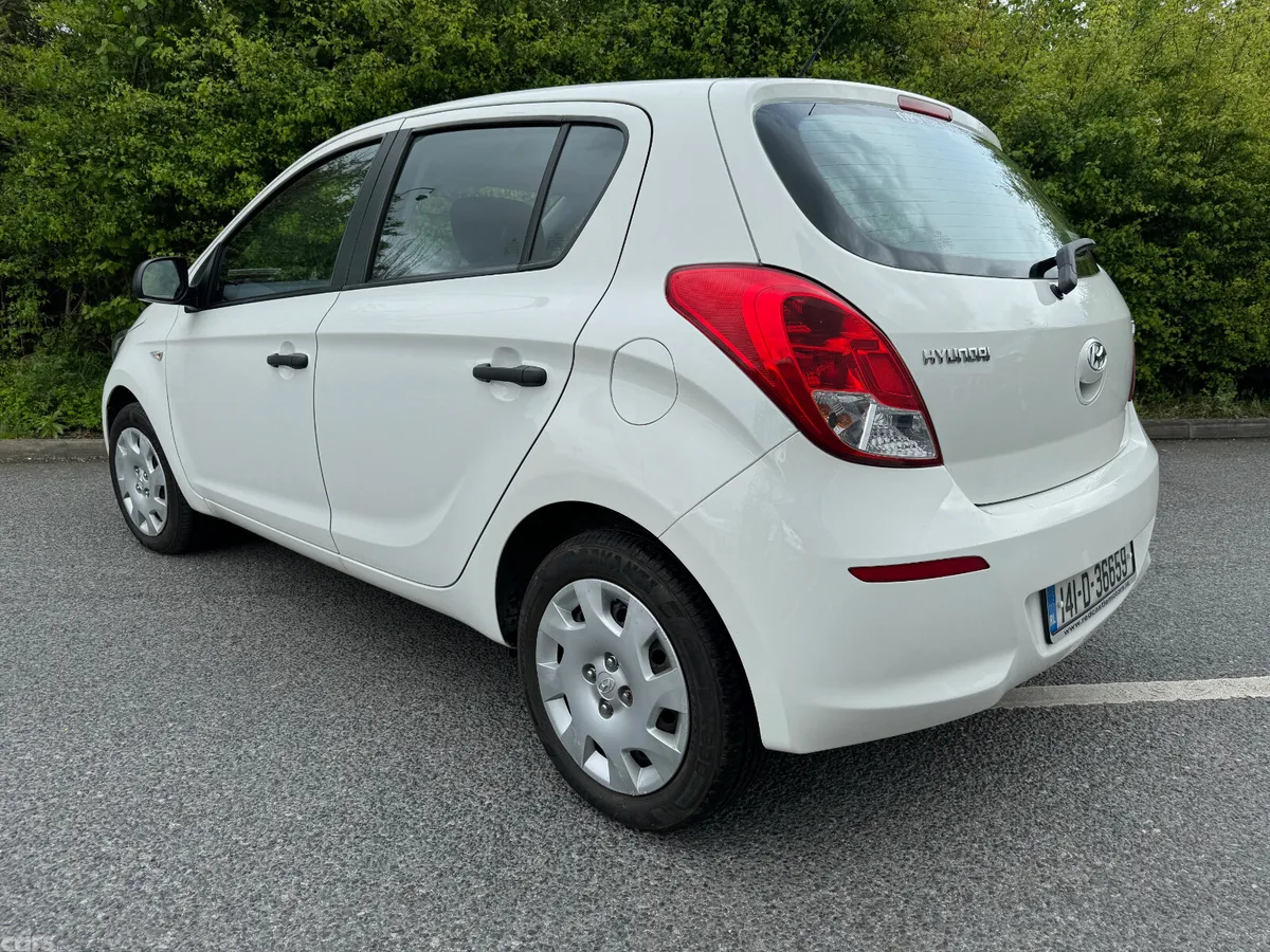 Hyundai i20 Hatchback, Petrol, 2014, White
