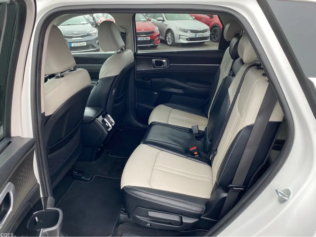 Kia Sorento MPV, Petrol Plug-in Hybrid, 2022, White