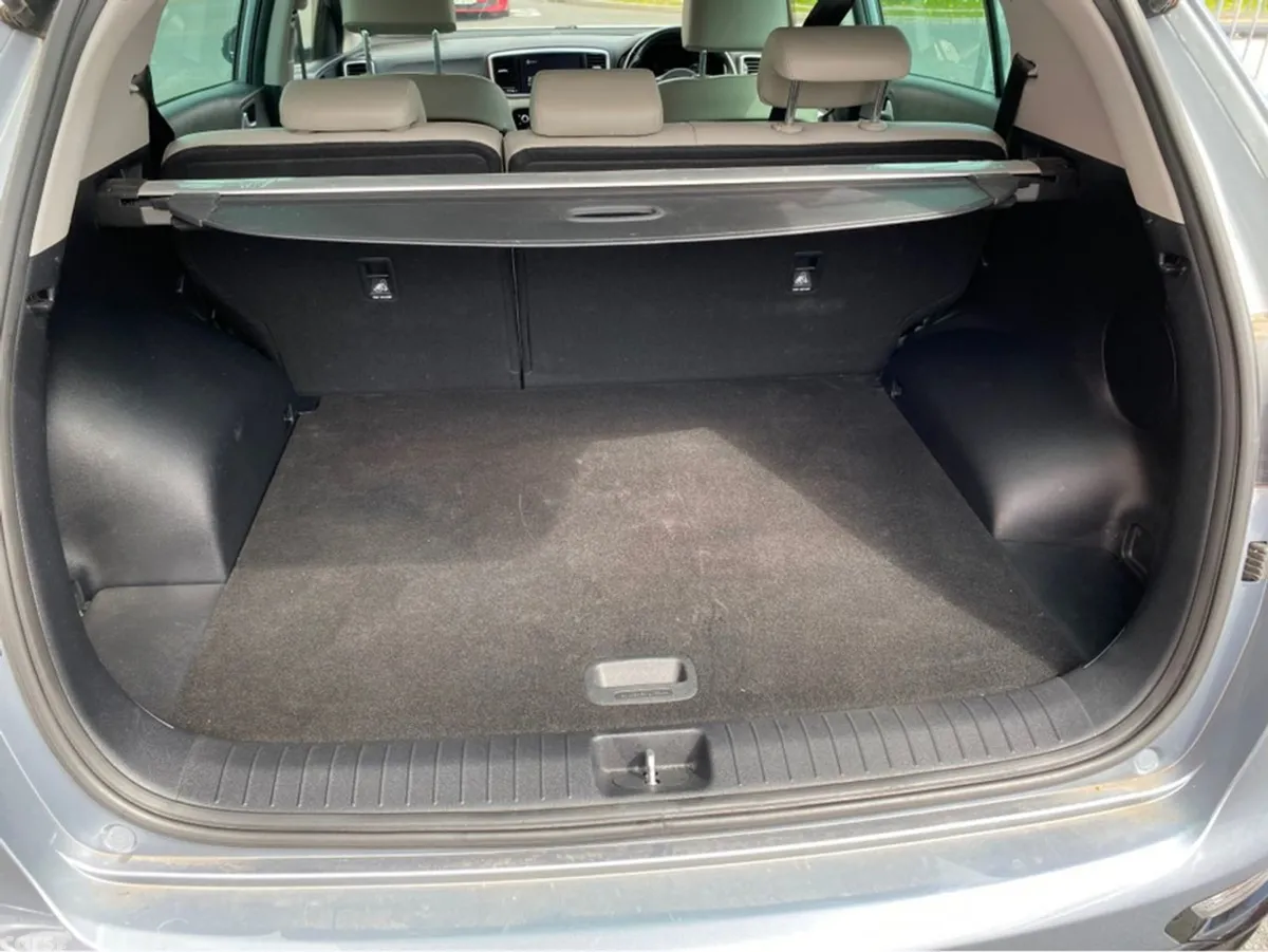 Kia Sportage MPV, Diesel, 2021, Grey