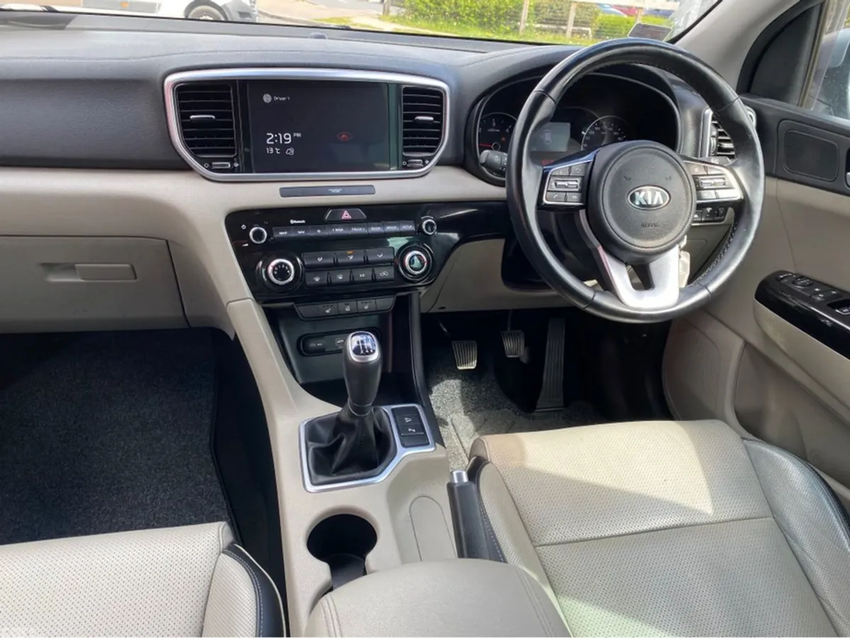 Kia Sportage MPV, Diesel, 2021, Grey