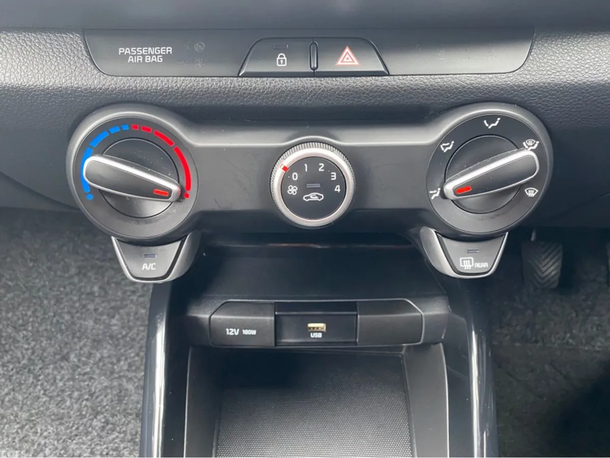 Kia Stonic Estate, Petrol, 2022, Grey