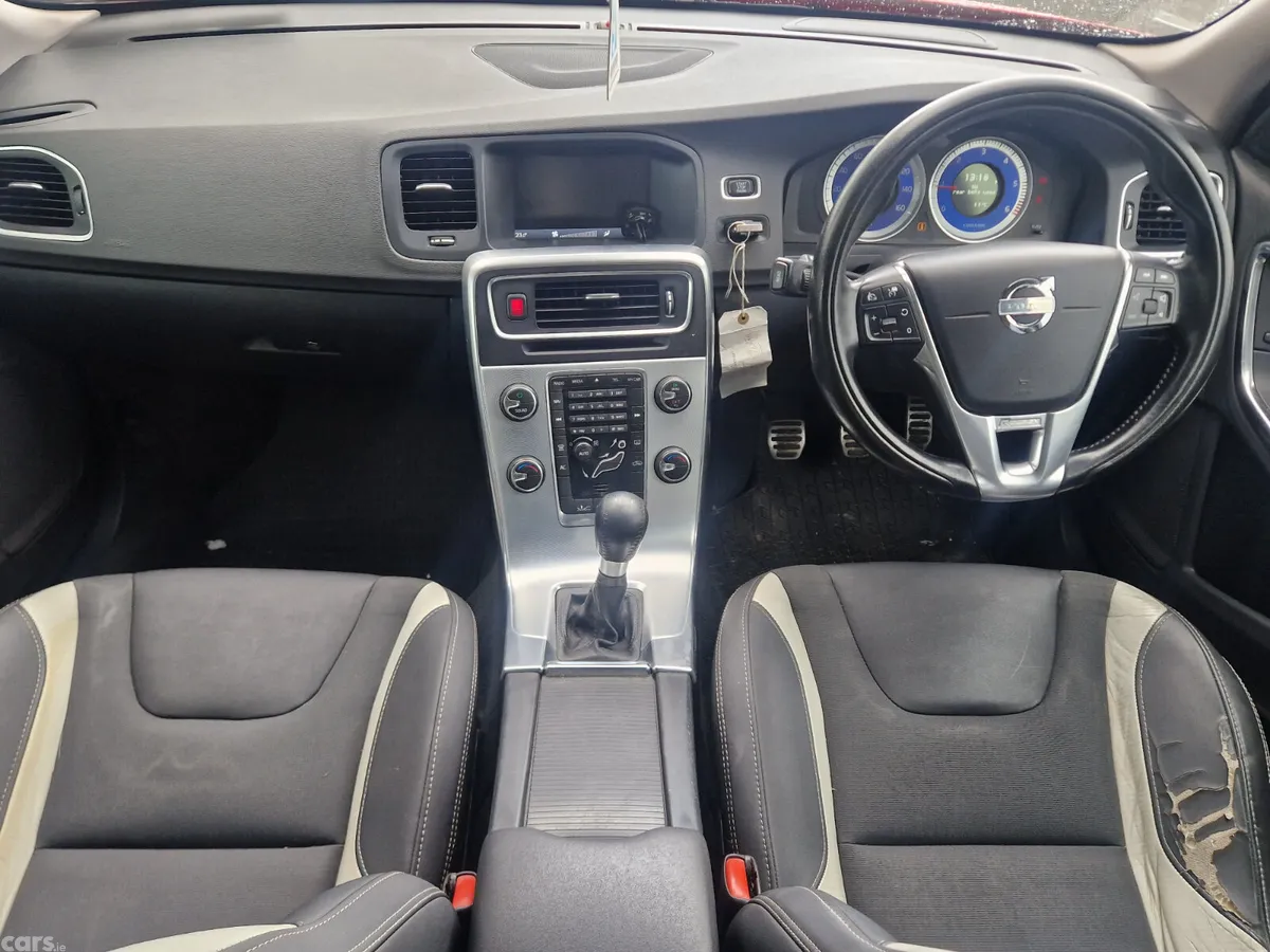 Volvo S60 Saloon, Diesel, 2011, Red