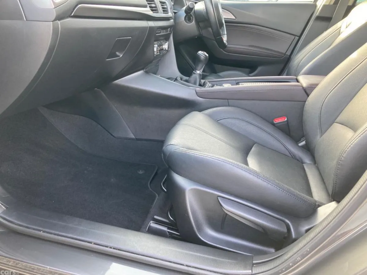 Mazda Mazda3 Hatchback, Diesel, 2018, Grey