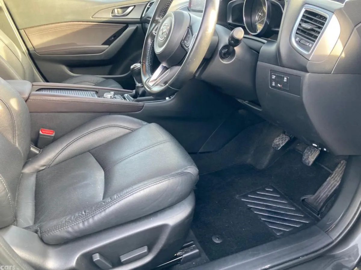 Mazda Mazda3 Hatchback, Diesel, 2018, Grey