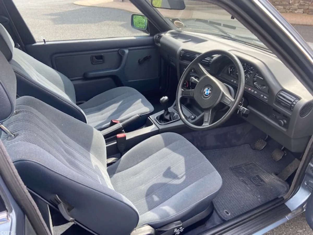 BMW 3-Series Saloon, Petrol, 1988, Blue
