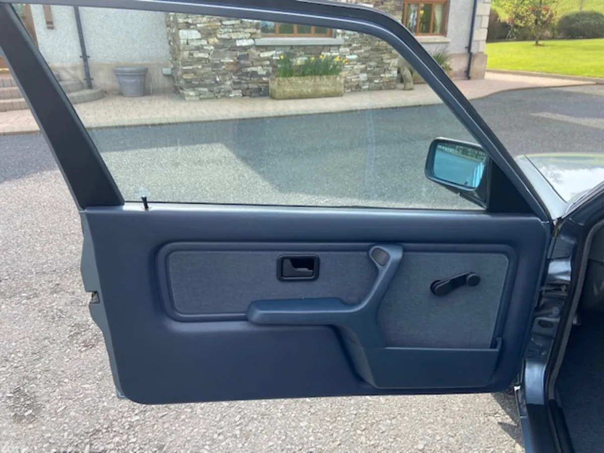 BMW 3-Series Saloon, Petrol, 1988, Blue