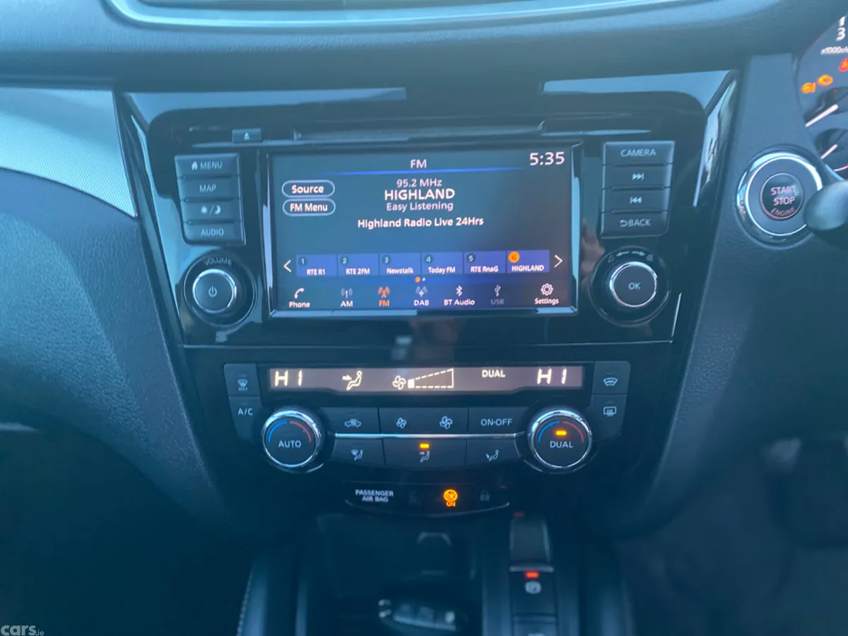 Nissan Qashqai SUV, Diesel, 2019, Red