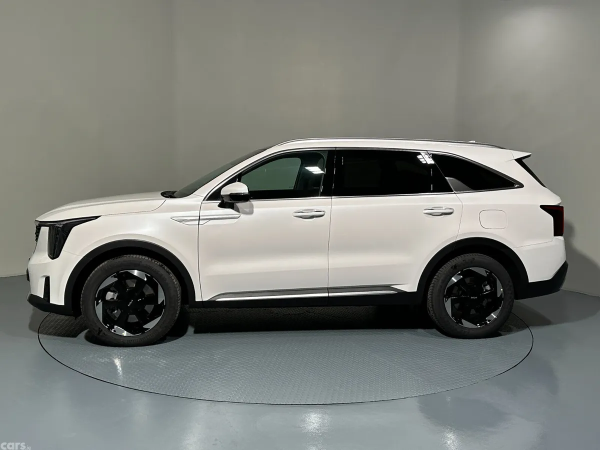 Kia Sorento SUV, Petrol Plug-in Hybrid, 2026, White