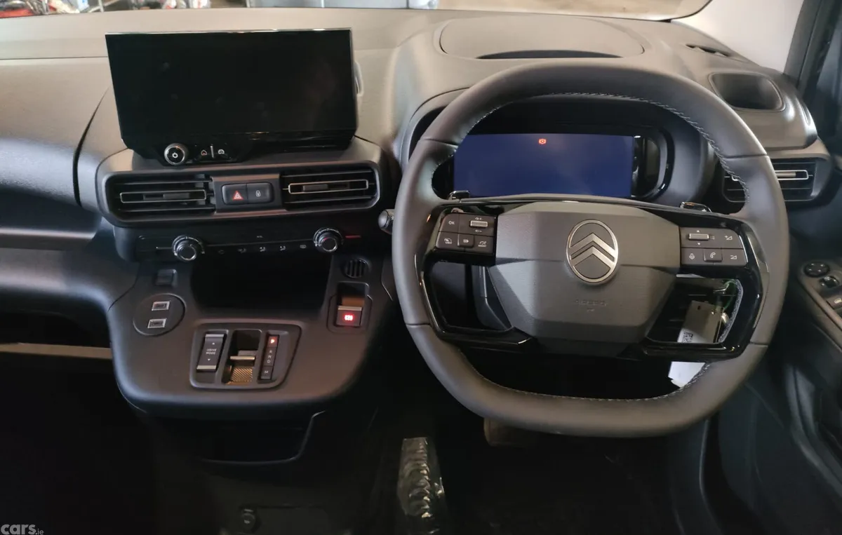 Citroen Berlingo MPV, Diesel, 2027, Black
