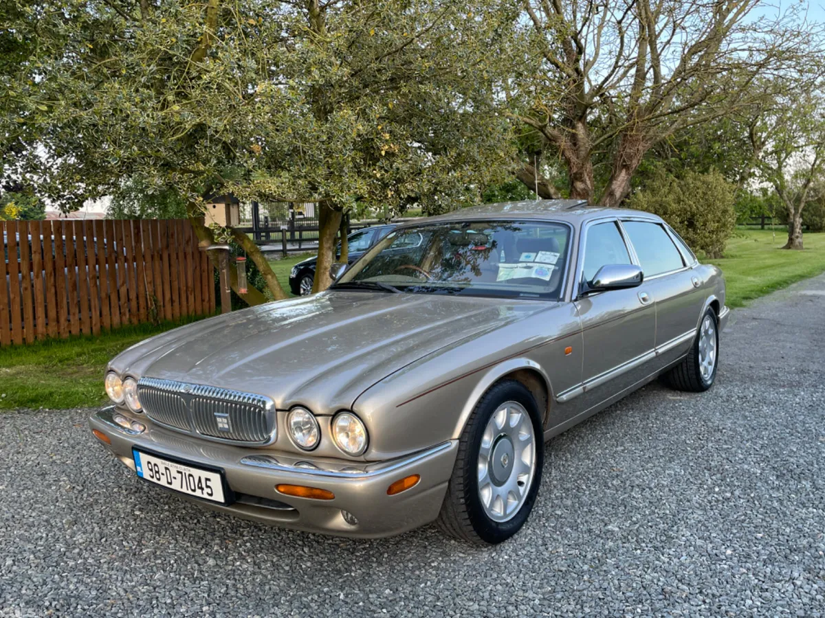 Daimler Other Saloon, Petrol, 1998, Gold