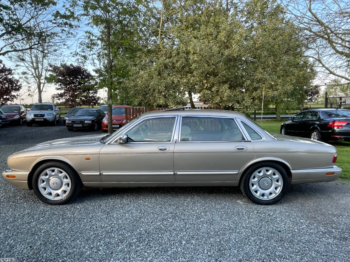 Daimler Other Saloon, Petrol, 1998, Gold