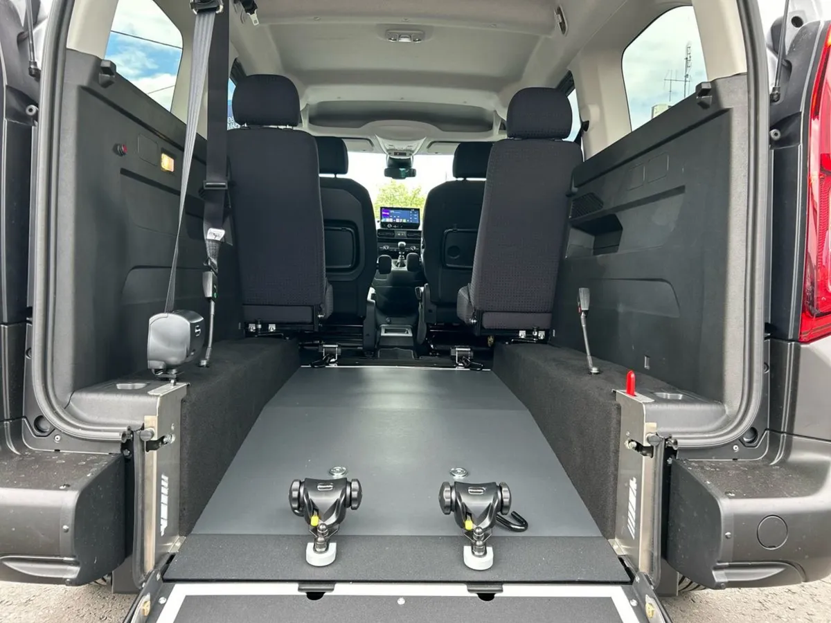 Citroen Berlingo Multispace MPV, Diesel, 2025, Grey