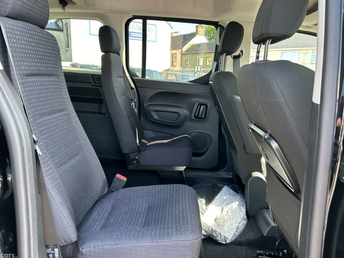 Citroen Berlingo Multispace Wheelchair Accessible, Diesel, 2025, Blue