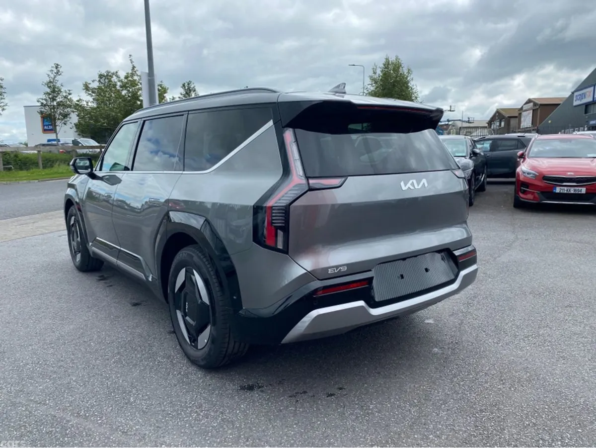 Kia EV9 SUV, Electric, 2024, Grey