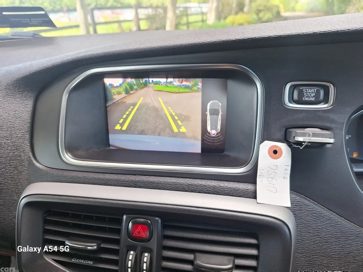 Volvo V40 Hatchback, Petrol, 2019, Blue