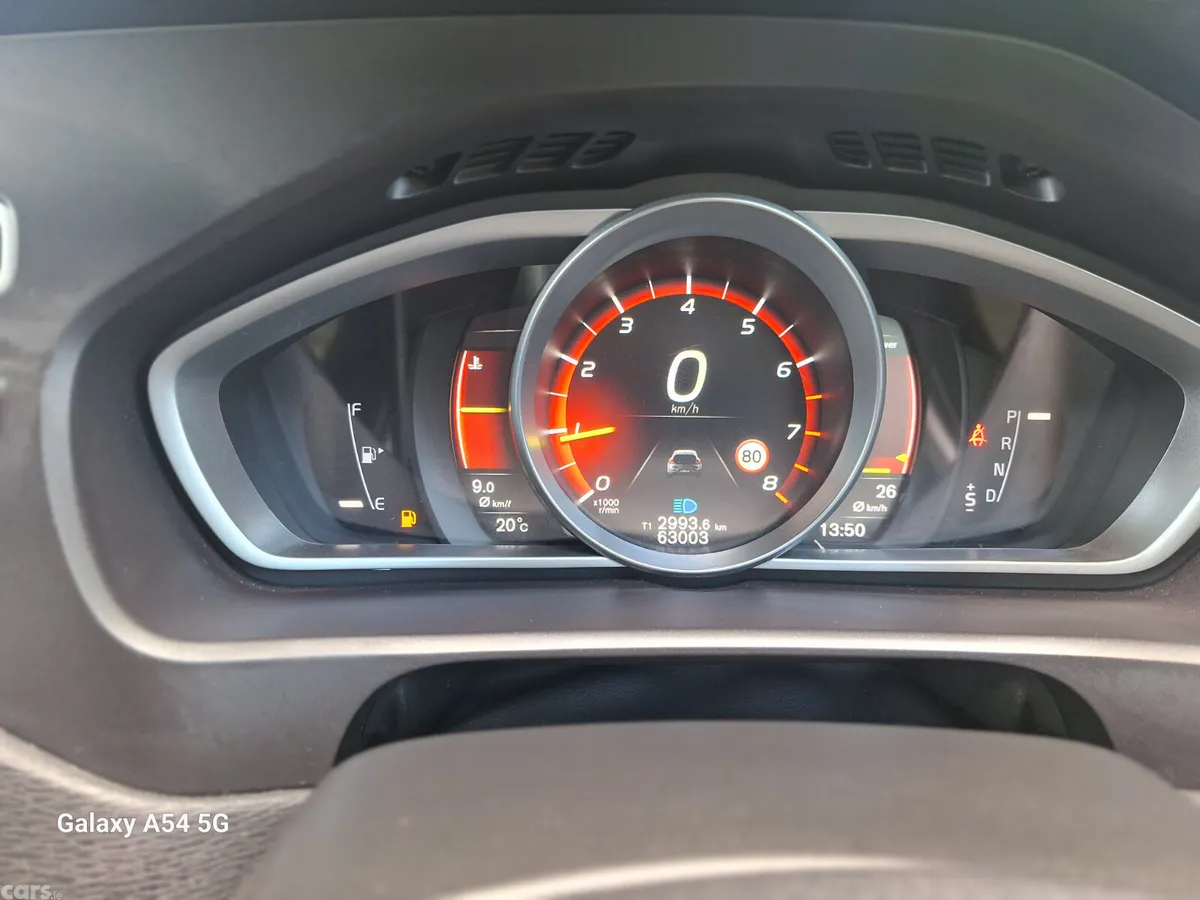 Volvo V40 Hatchback, Petrol, 2019, Blue