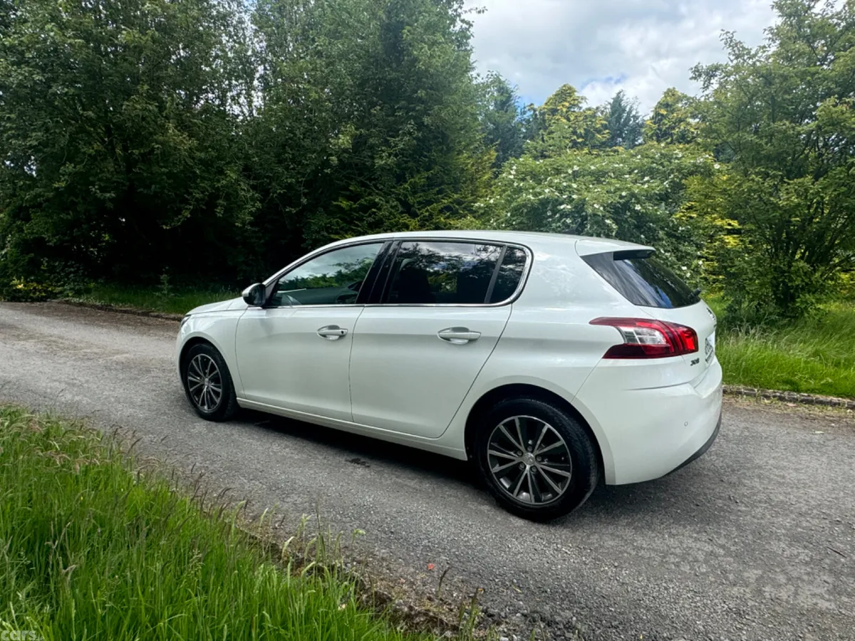 Peugeot 308 Hatchback, Petrol, 2016, White