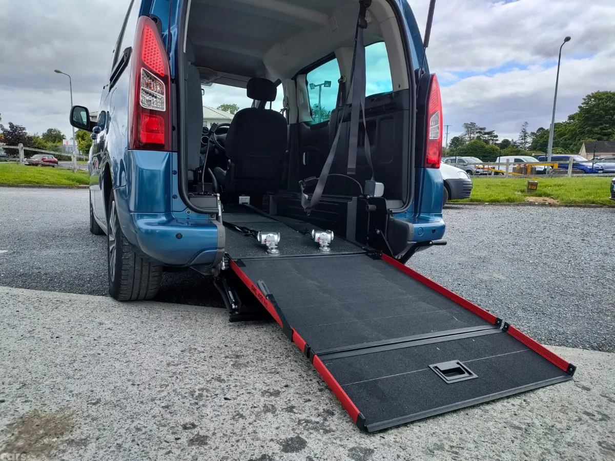 Peugeot Partner MPV, Diesel, 2017, Blue