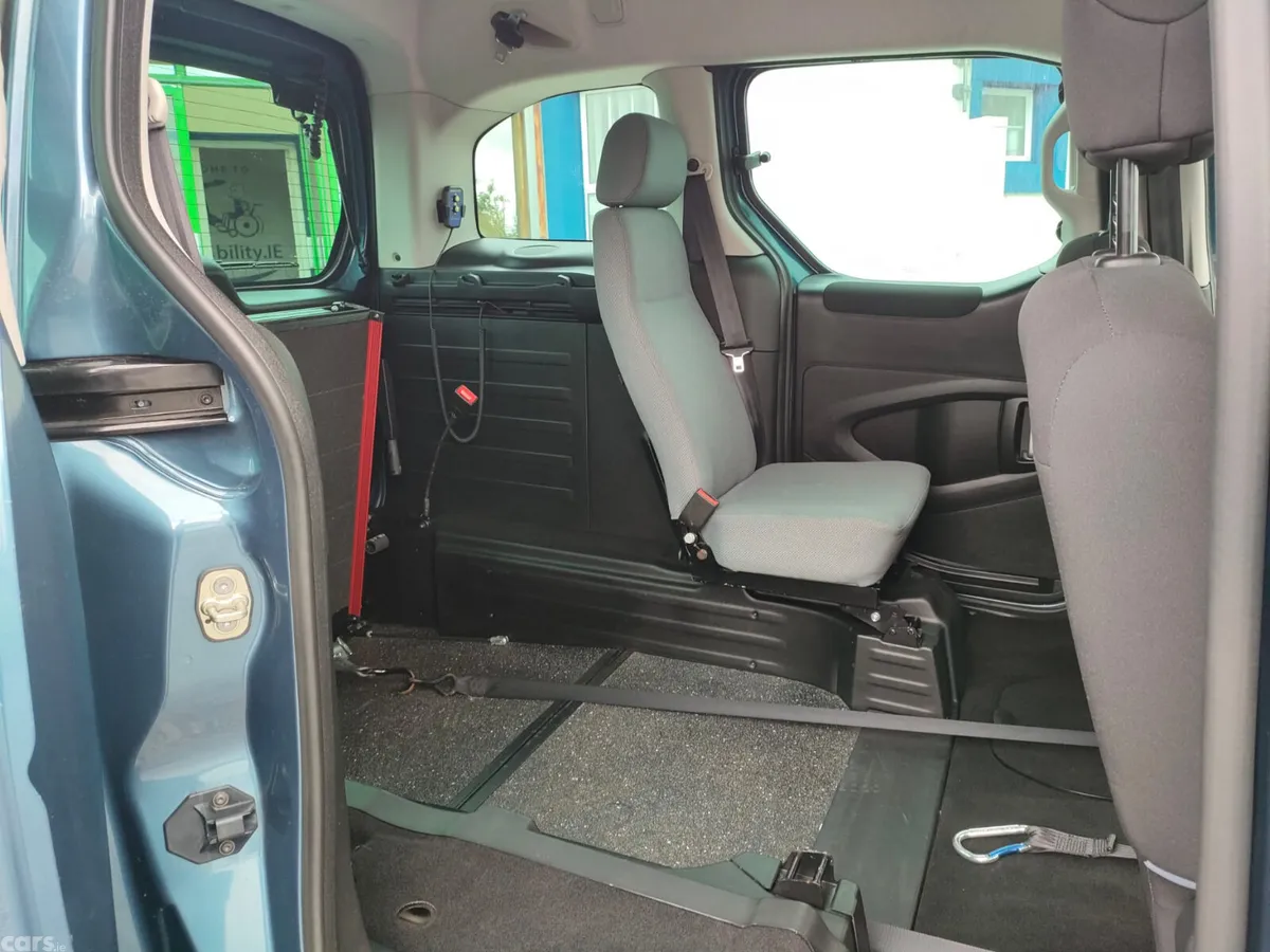 Peugeot Partner MPV, Diesel, 2017, Blue