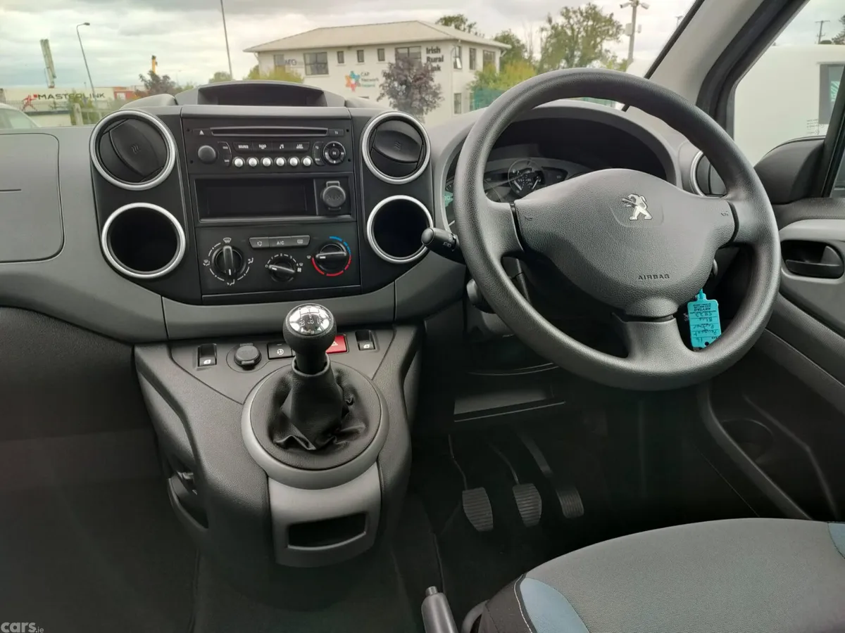 Peugeot Partner MPV, Diesel, 2017, Blue