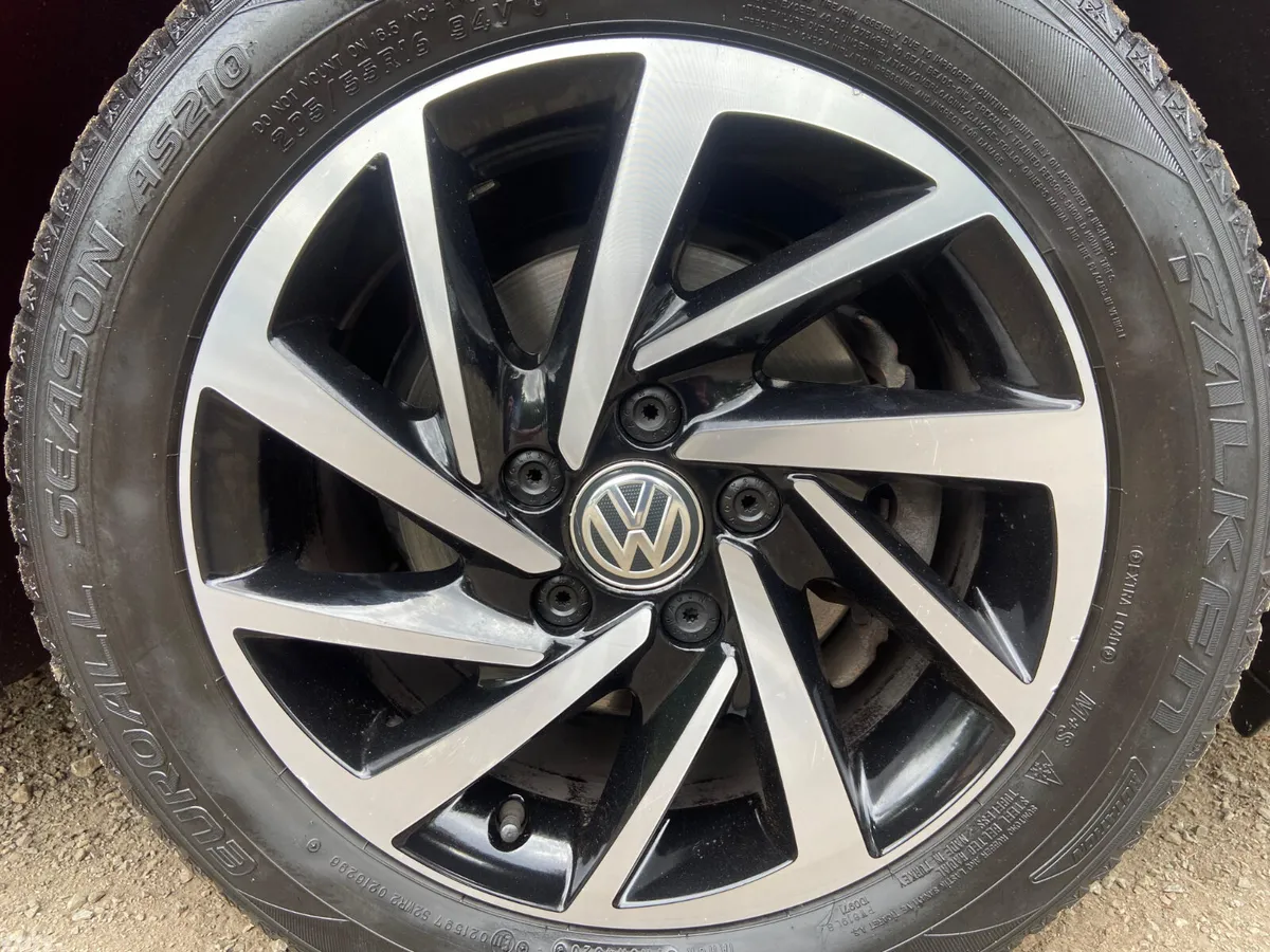 Volkswagen Golf Hatchback, Petrol, 2019, Red