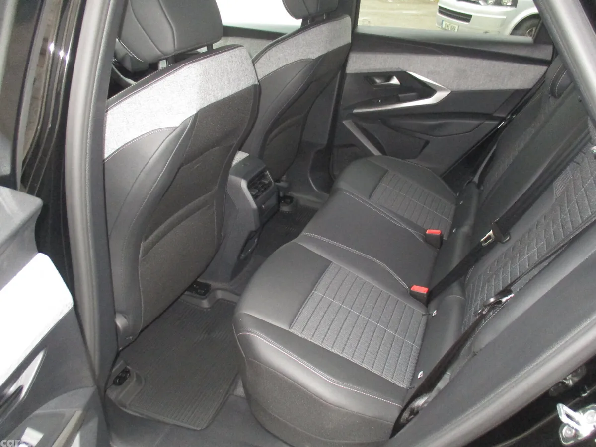 Peugeot 3008 SUV, Electric, 2026, Black