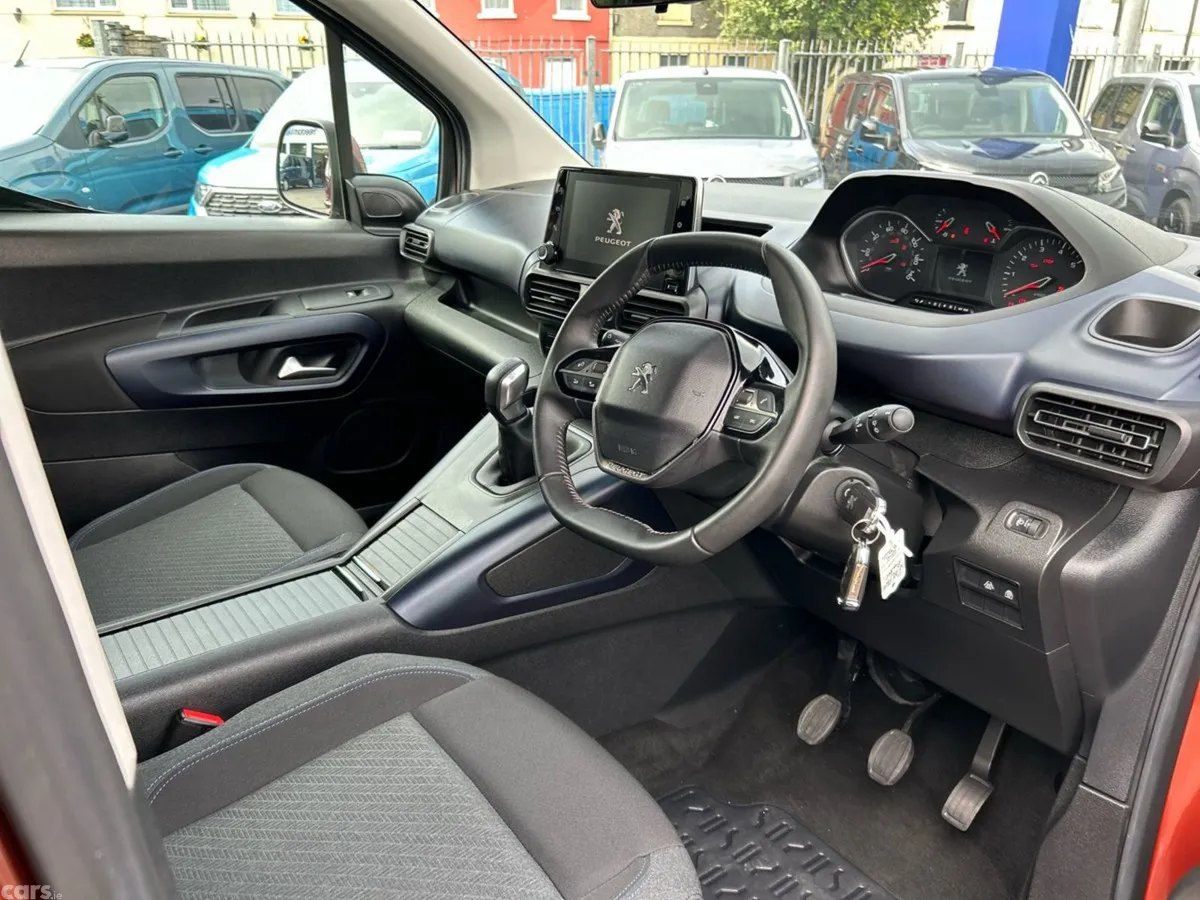Peugeot Rifter MPV, Diesel, 2020, Gold