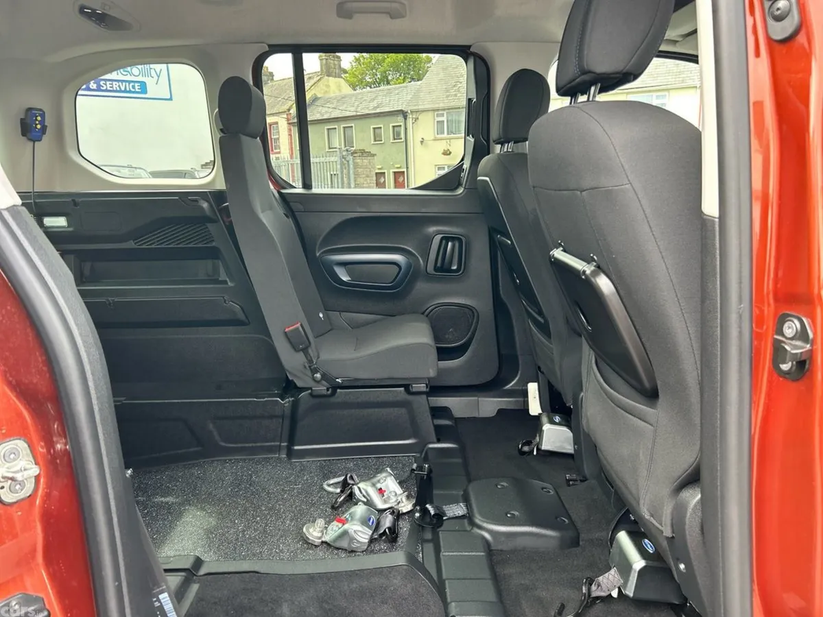 Peugeot Rifter MPV, Diesel, 2020, Gold