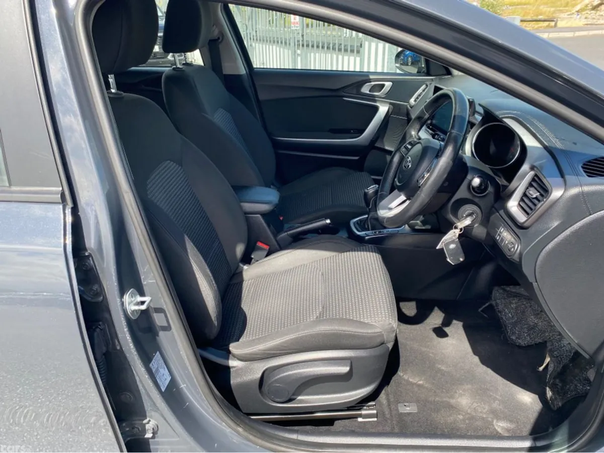 Kia Ceed Hatchback, Diesel, 2020, Grey