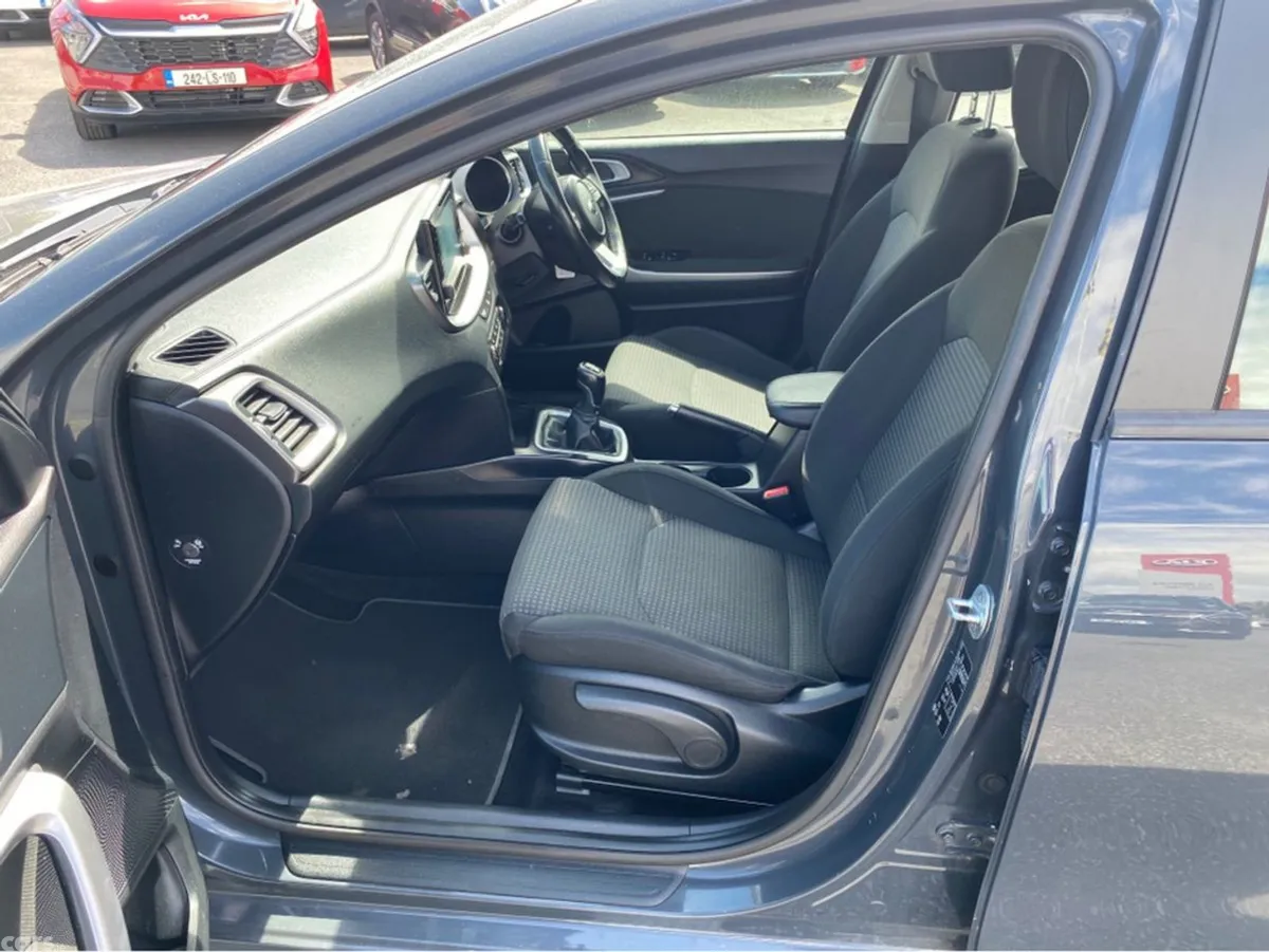 Kia Ceed Hatchback, Diesel, 2020, Grey