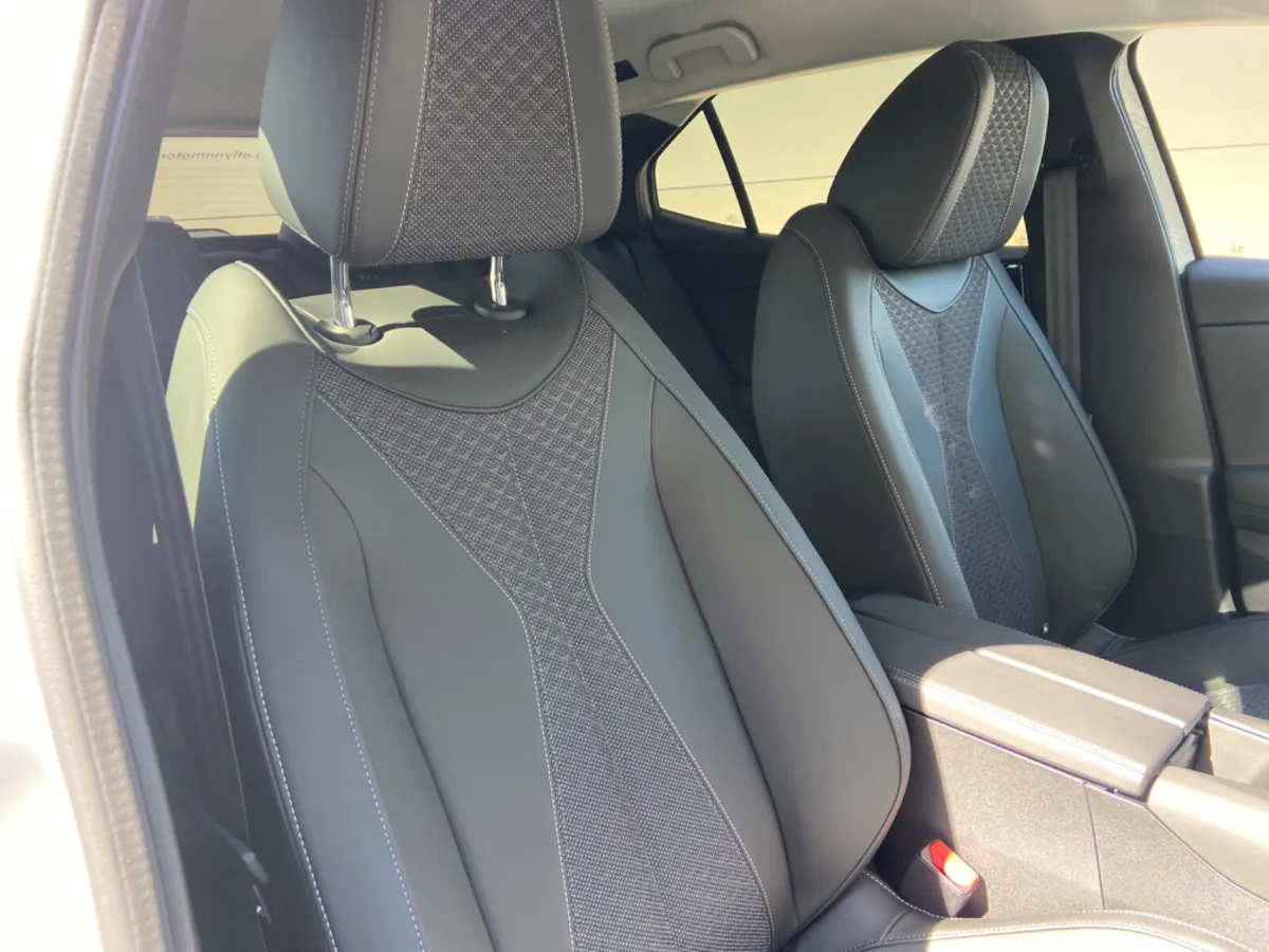 DS Automobiles DS 4 Hatchback, Diesel, 2024, White